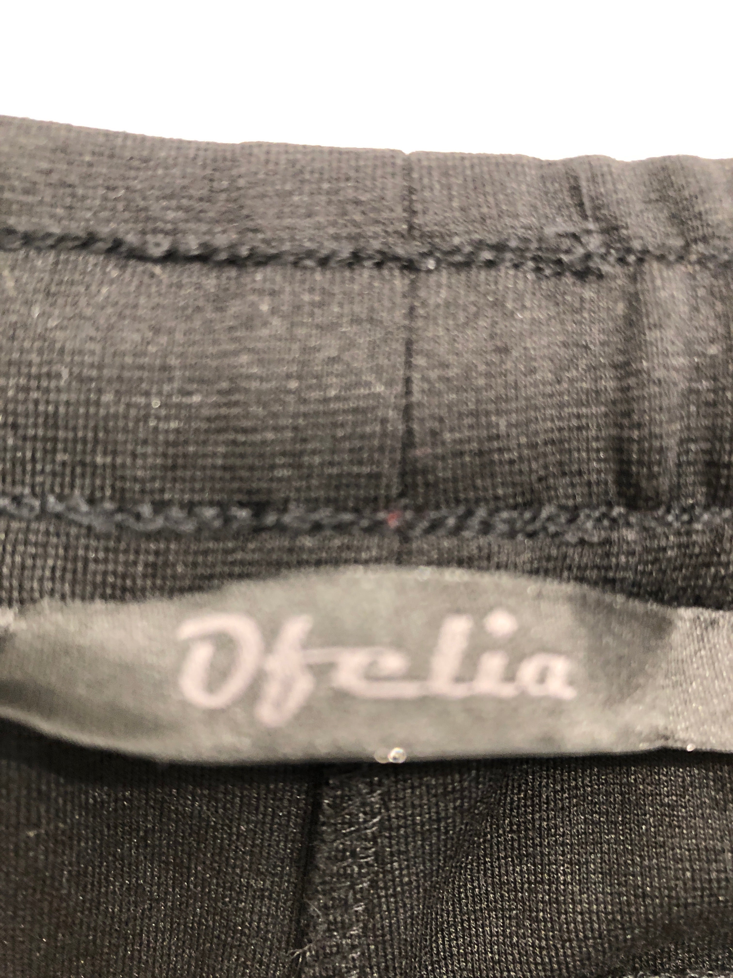 Ofelia Bukser